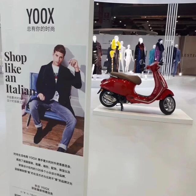 YOOX 'Shop like an Italian' campaign installation